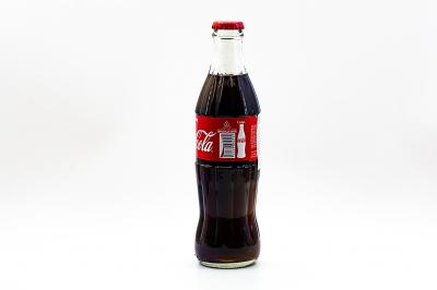 Напиток безалкогольный газированный Coca-Cola 330 мл стекло